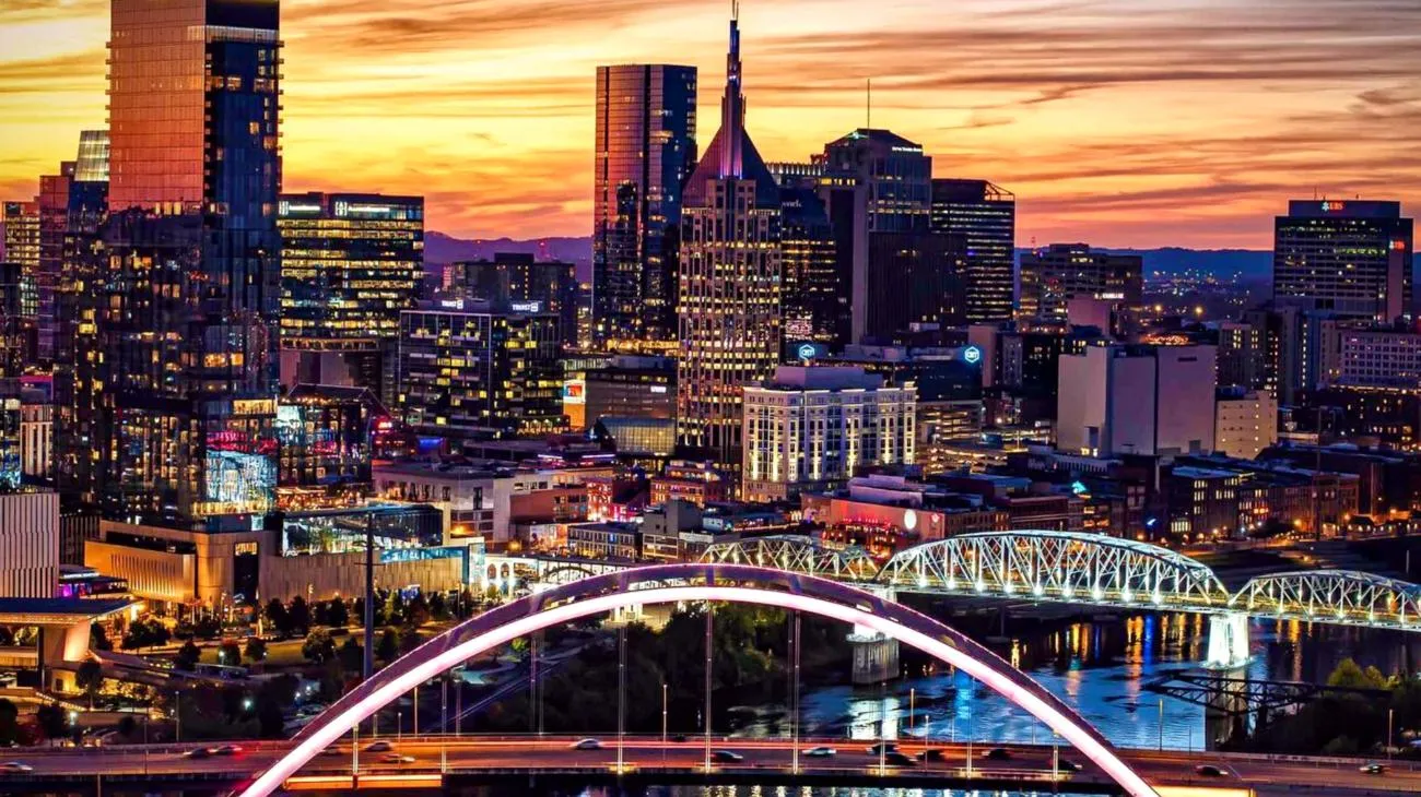 L'incredibile effetto Nashville sulla moda italiana: scopri come gli Ace Monroe stanno rivoluzionando il tuo guardaroba Wed May 07 2025 17:01:16 GMT+0000 (Coordinated Universal Time)"